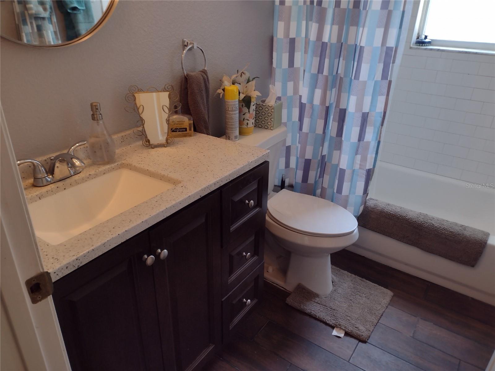 MOUNT DORA GRANITE STATE COURT - Residential