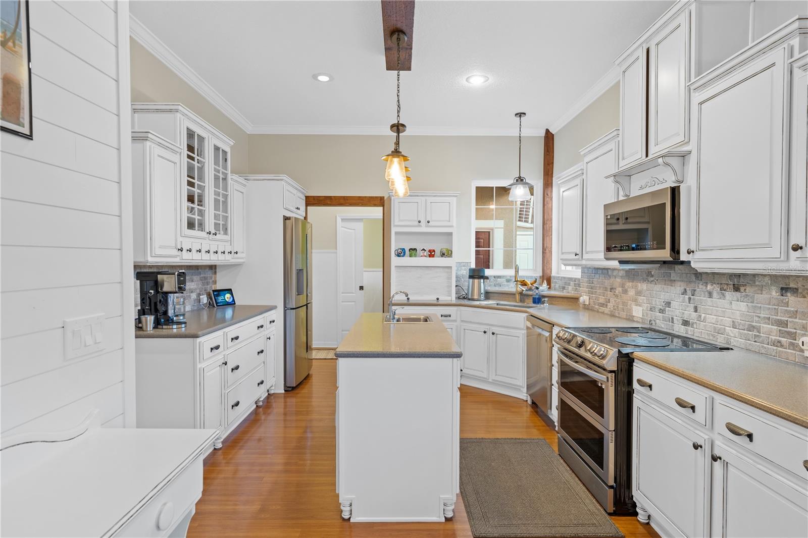 RUNNYMEDE OAKS UNREC - Residential