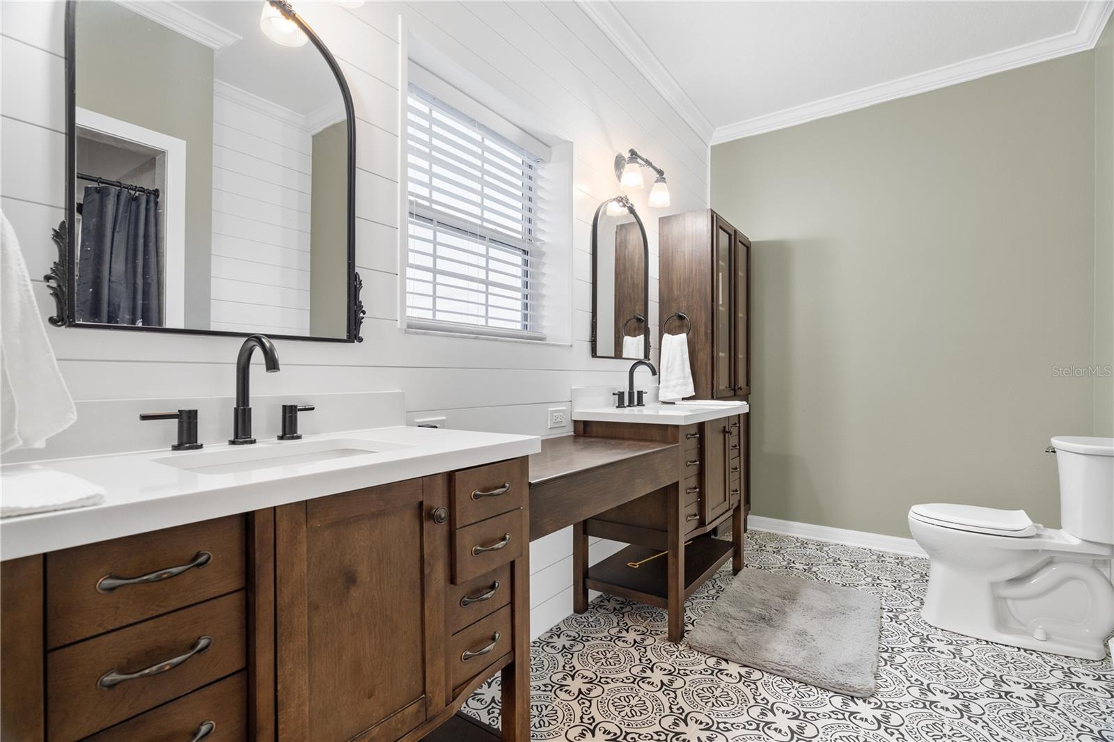 RUNNYMEDE OAKS UNREC - Residential