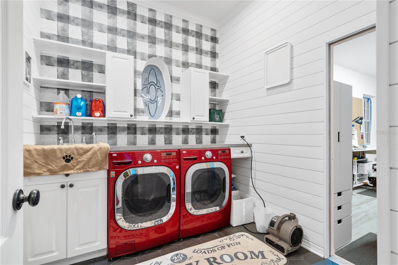 RUNNYMEDE OAKS UNREC - Residential