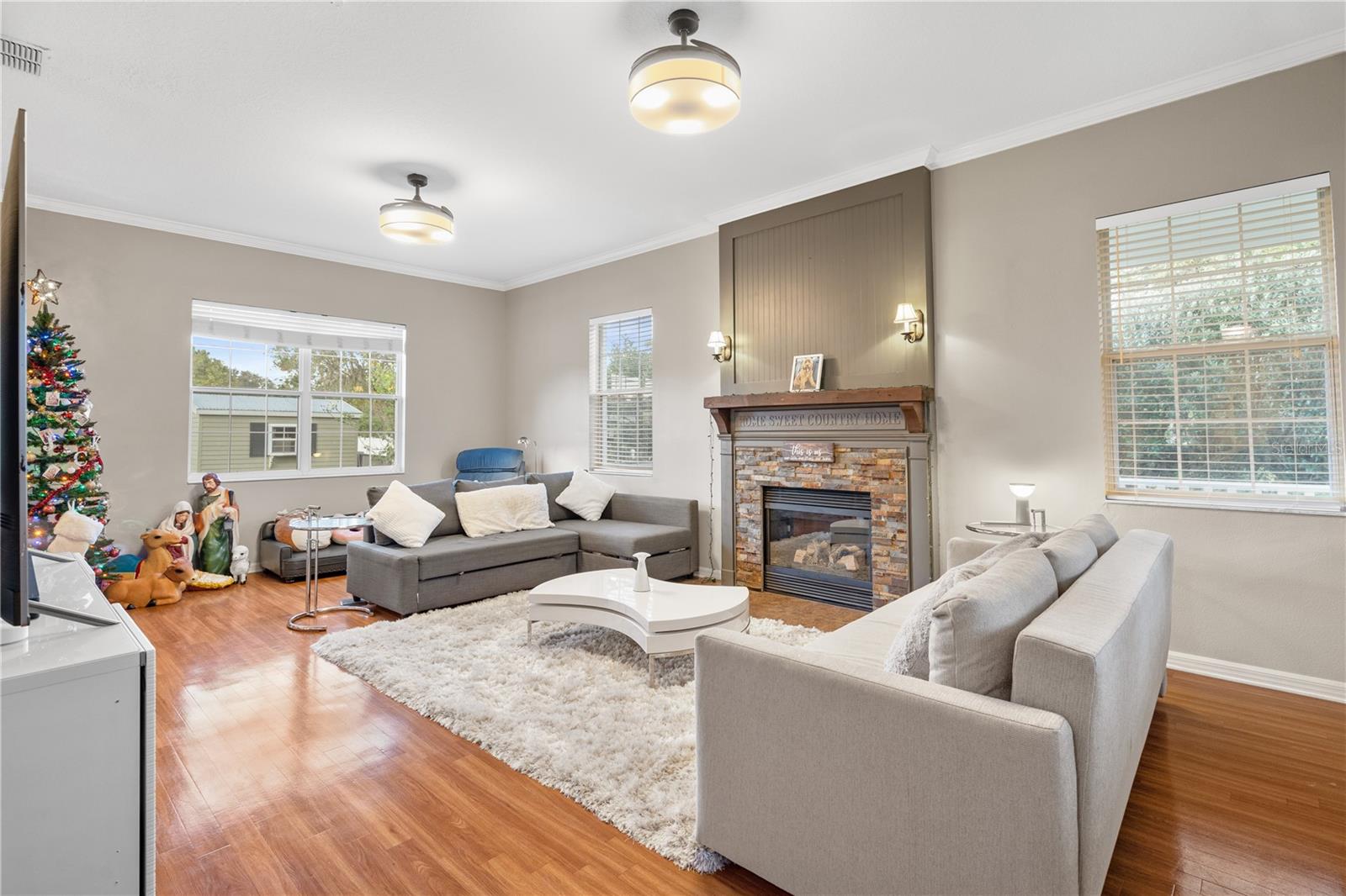 RUNNYMEDE OAKS UNREC - Residential