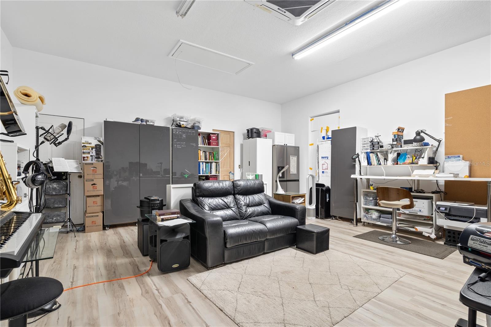 RUNNYMEDE OAKS UNREC - Residential