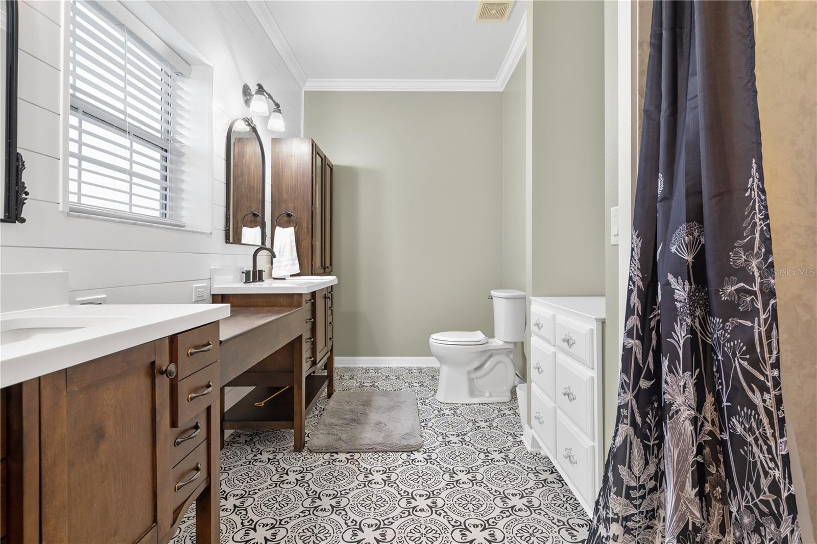 RUNNYMEDE OAKS UNREC - Residential