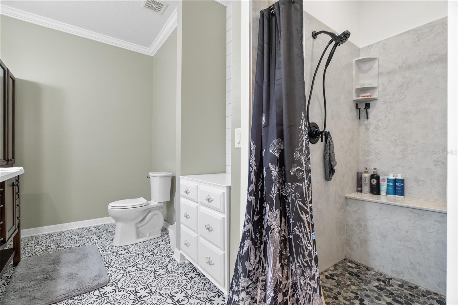 RUNNYMEDE OAKS UNREC - Residential