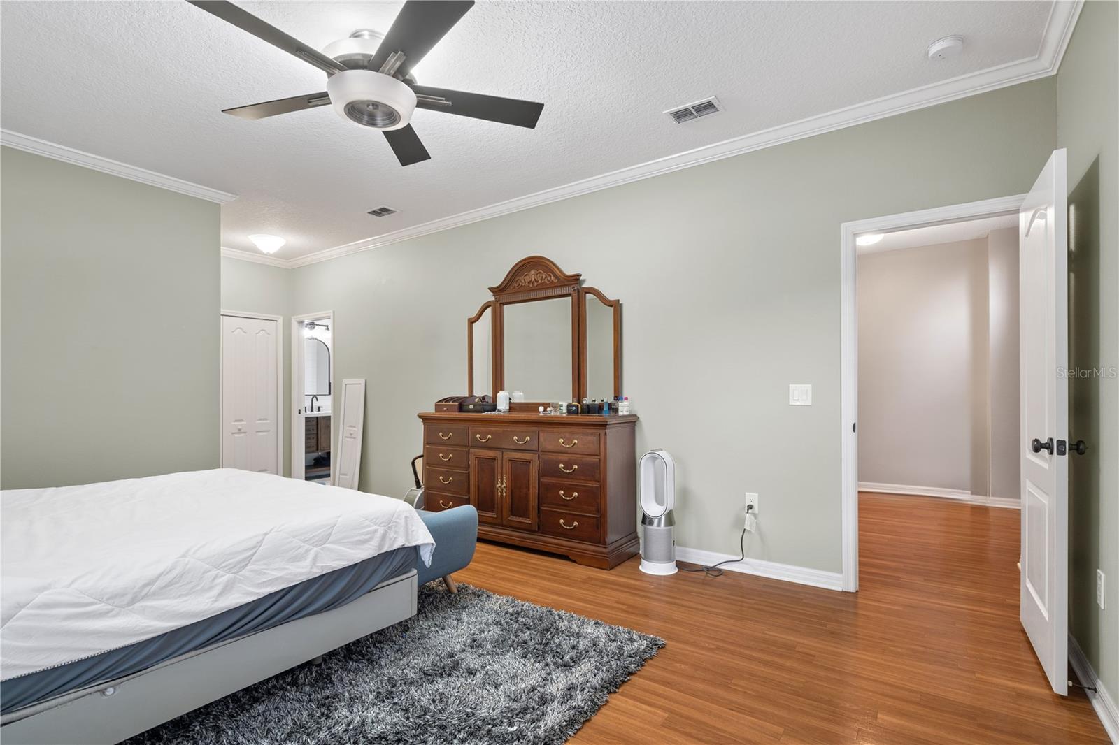 RUNNYMEDE OAKS UNREC - Residential