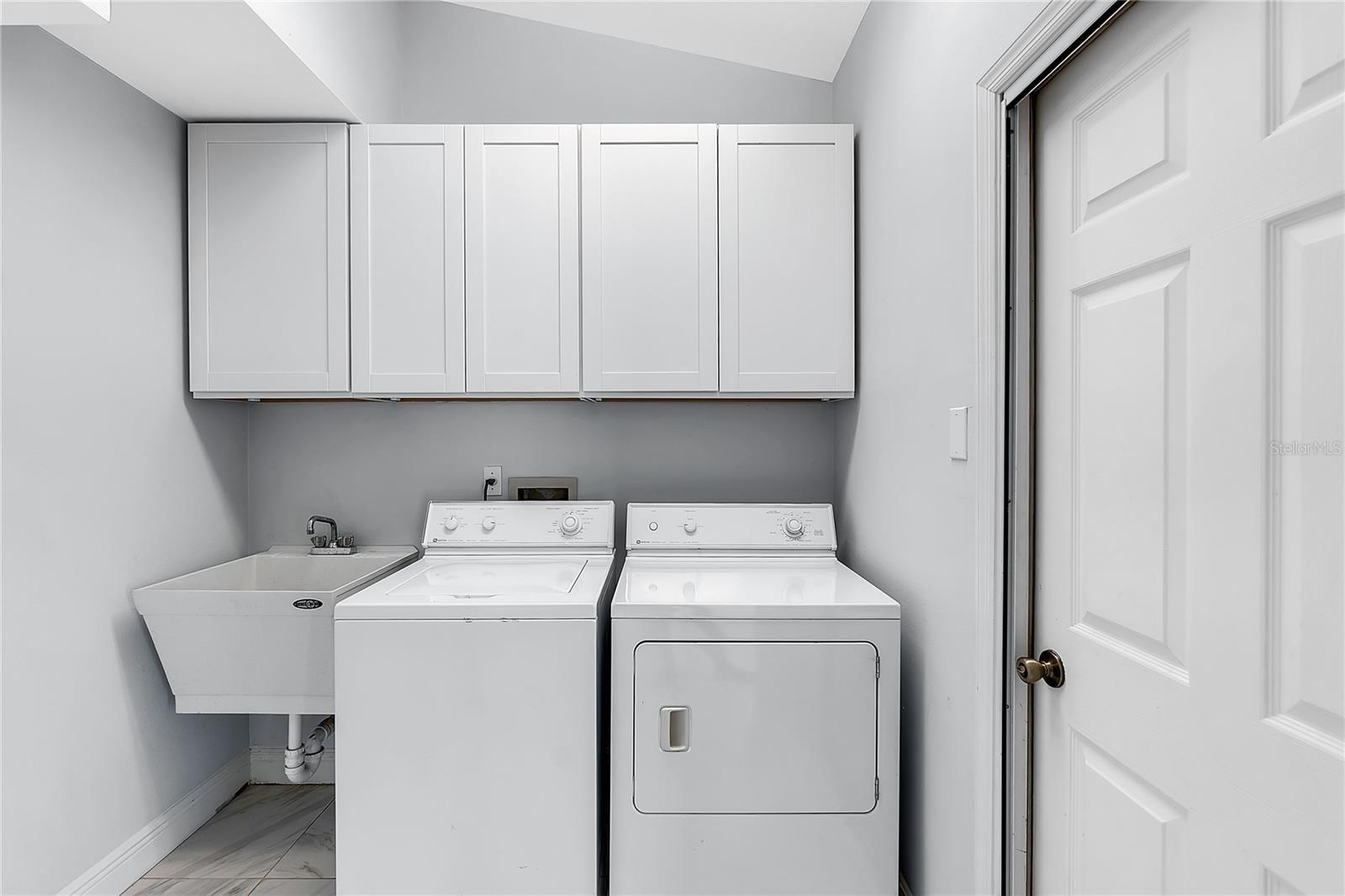 SARABAY WOODS - Residential Lease