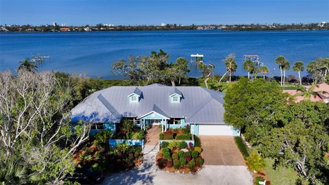 Photo of 1440 Kimlira Lane, Sarasota, FL 34231 (MLS # A4645293) Photo of 1440 Kimlira Lane, Sarasota, FL 34231 (MLS # A4645293)