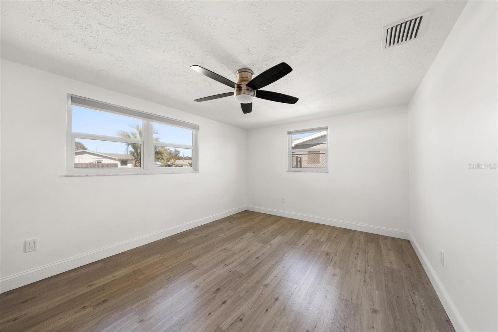 ALOHA GARDENS - Residential