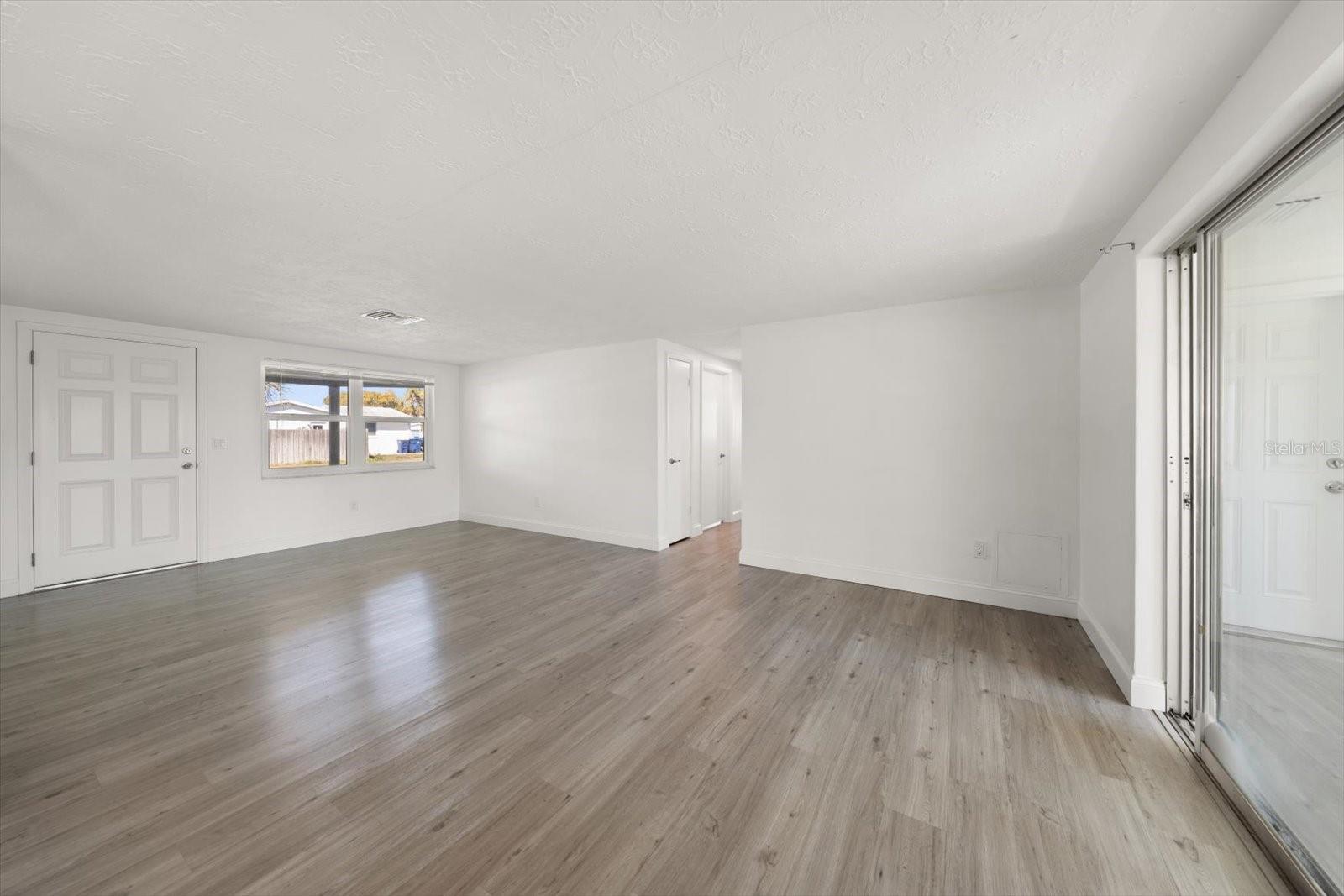 ALOHA GARDENS - Residential