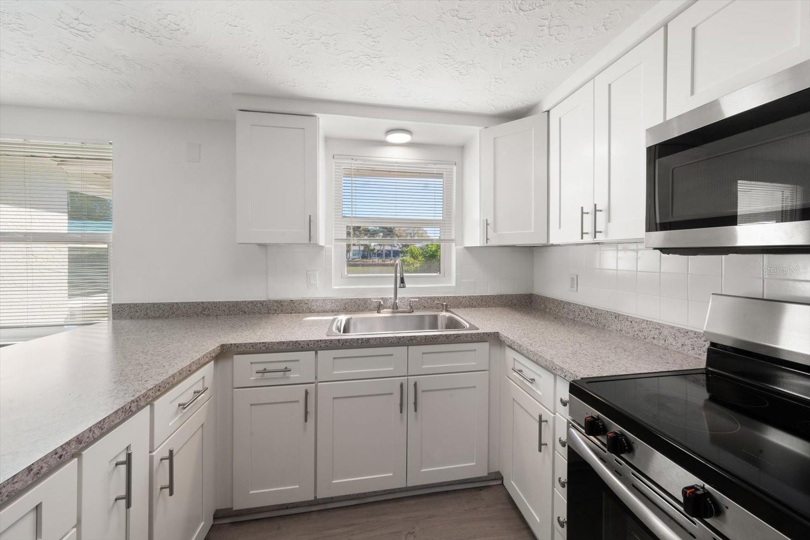 ALOHA GARDENS - Residential