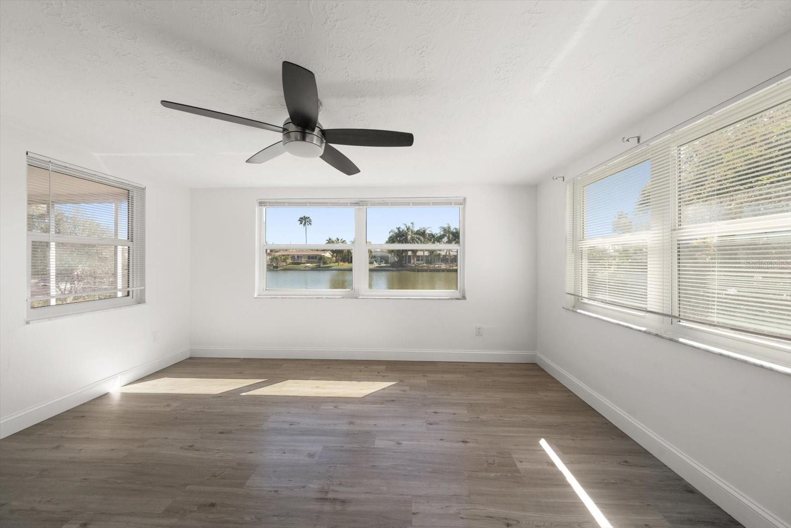 ALOHA GARDENS - Residential