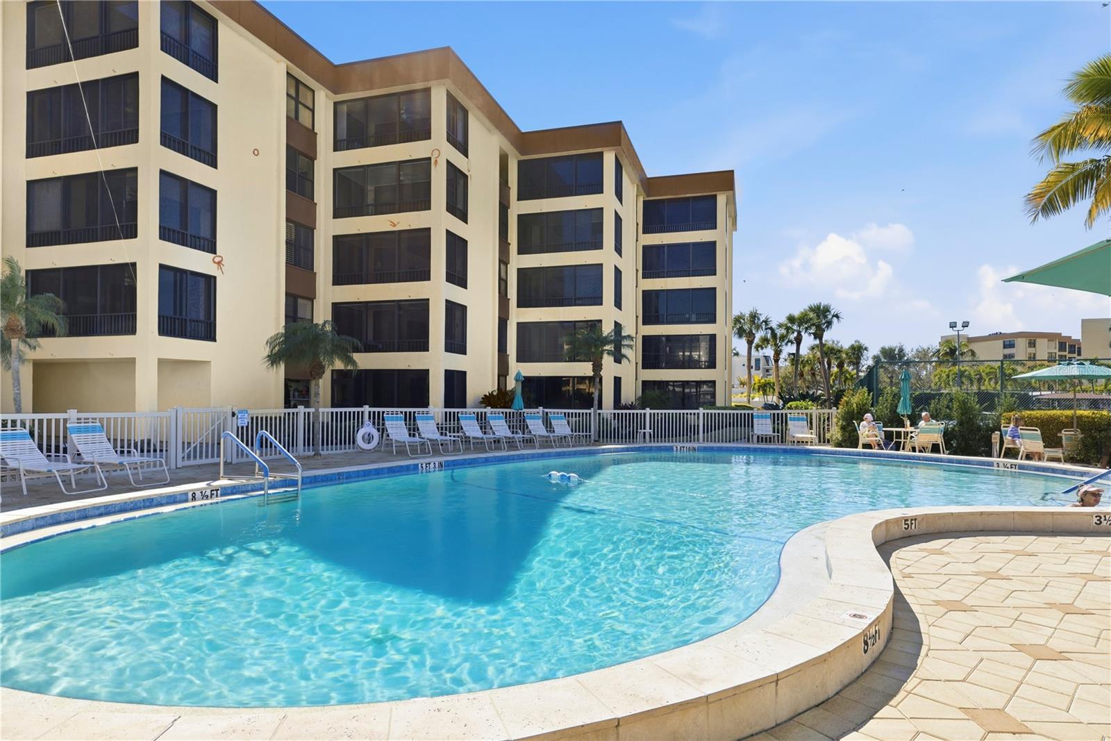 ISLAND REEF I - Residential