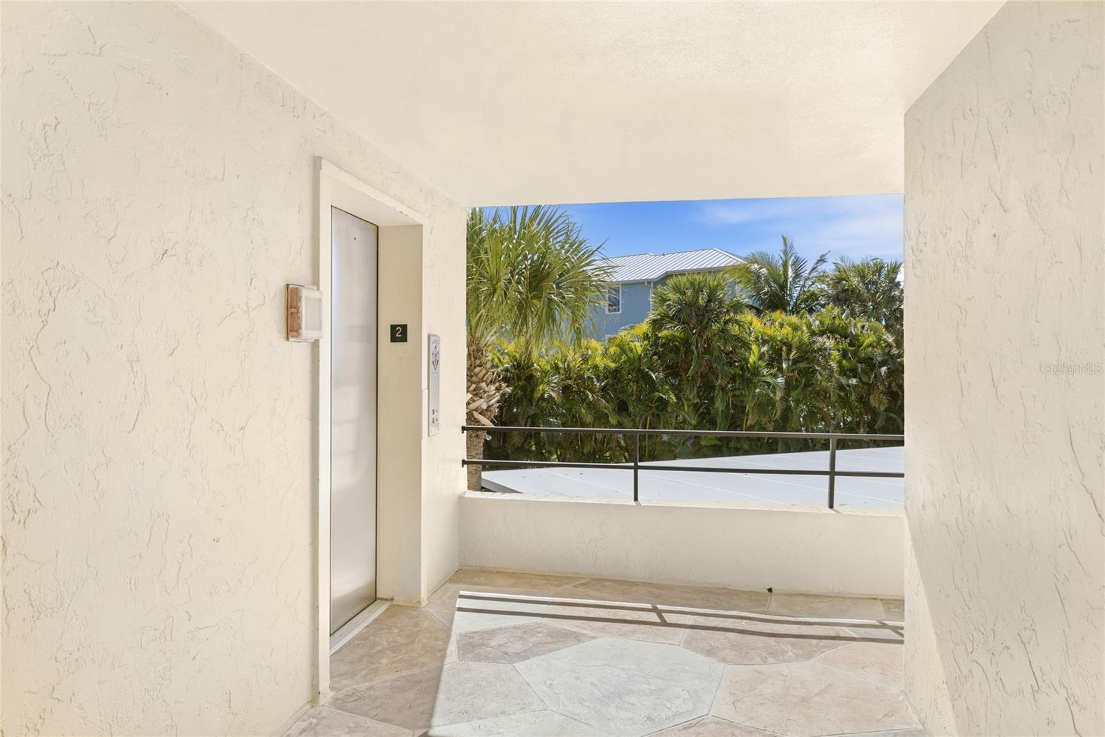 ISLAND REEF I - Residential