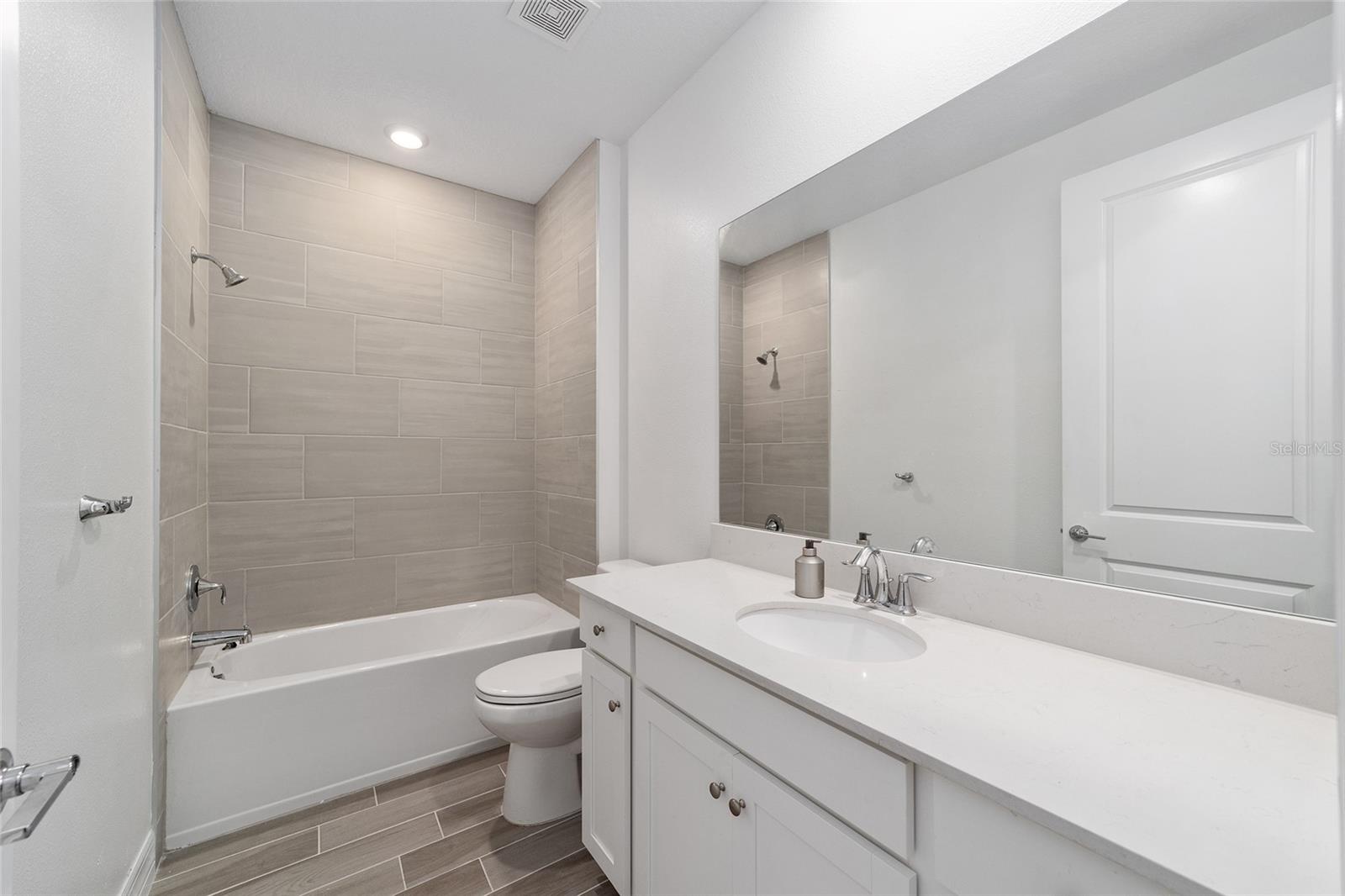 BELLECHASE OAK HAMMOCK - Residential