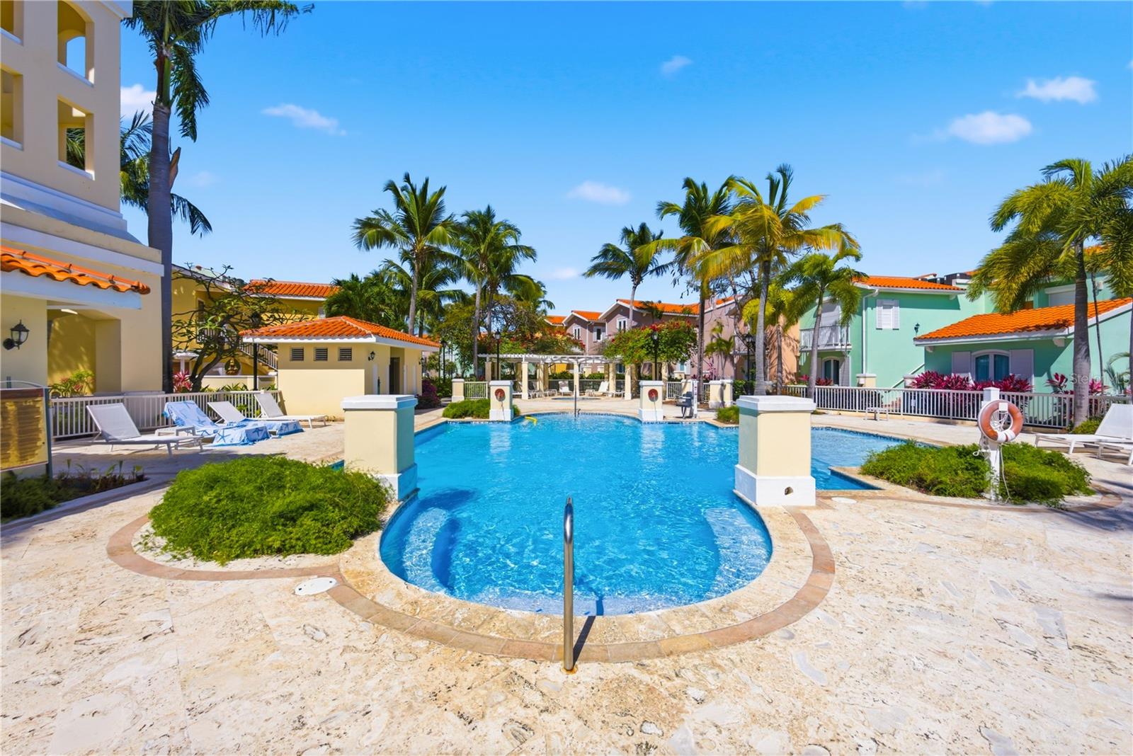 LAS CASITAS VILLAGE - Residential