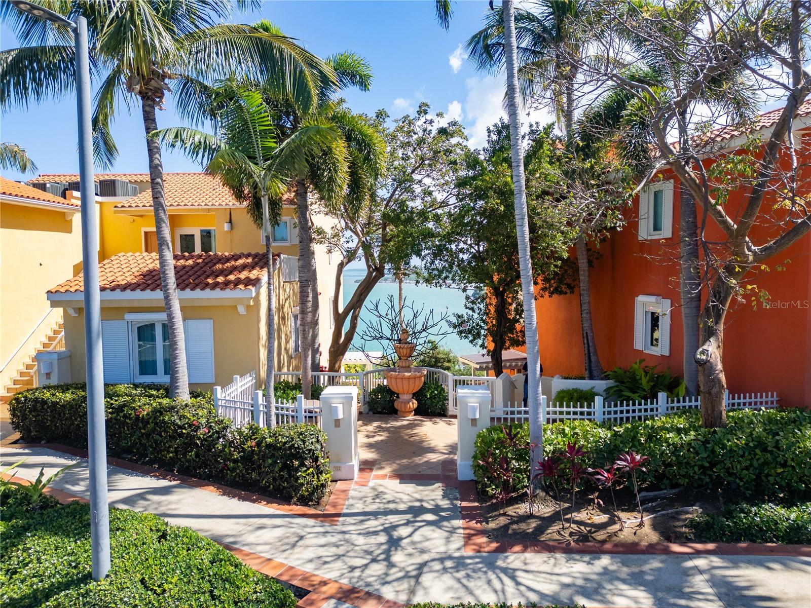 LAS CASITAS VILLAGE - Residential