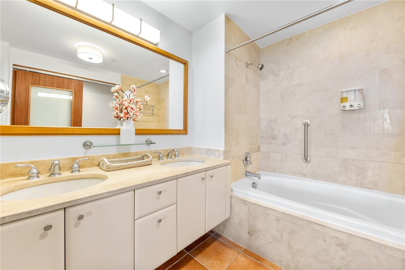 LAS CASITAS VILLAGE - Residential