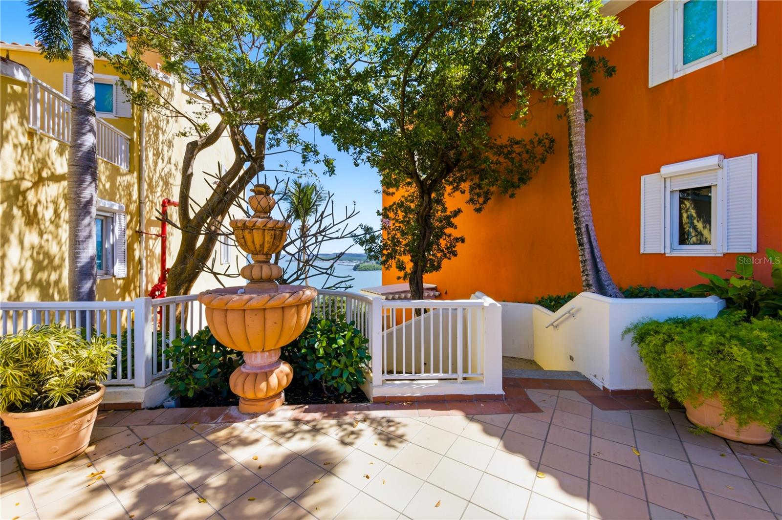 LAS CASITAS VILLAGE - Residential