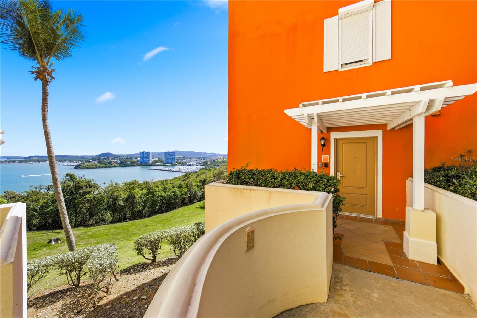 LAS CASITAS VILLAGE - Residential