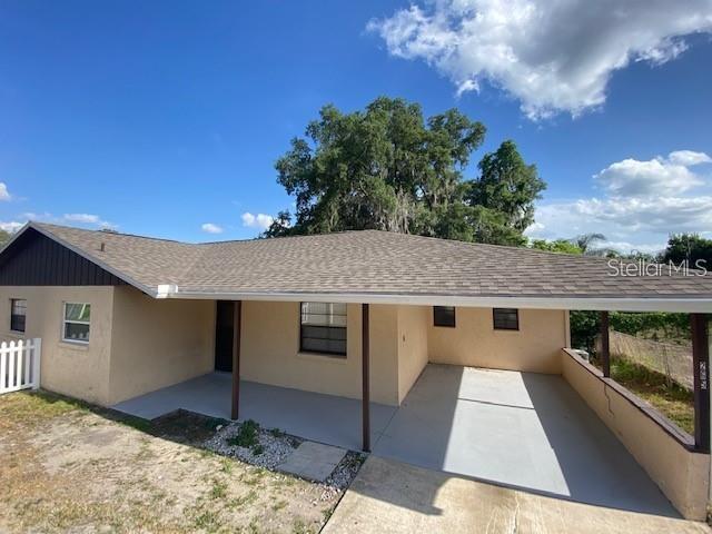 3 Bedroom 2 Full Bath, Downtown Clermont 1/2 Duplex Available NOW! Nice Kitchen Cabinets and Granite Counters. Stainless Steel Kitchen appliances and an interior refresh with new showers and paint. Lawn Care included, Covered parking, Large Covered and screened Lanai, Large Backyard, and long driveway. Close proximity to Downtown Clermont Restaurants, Shops, and VERY CLOSE to Clermont Waterfront Park & Splash Park! Come see this unit today! All prospective tenants over age 18 must apply Link to application here: https://apps.myrental.com/renter/application/#/K3S57TC7NX3T
