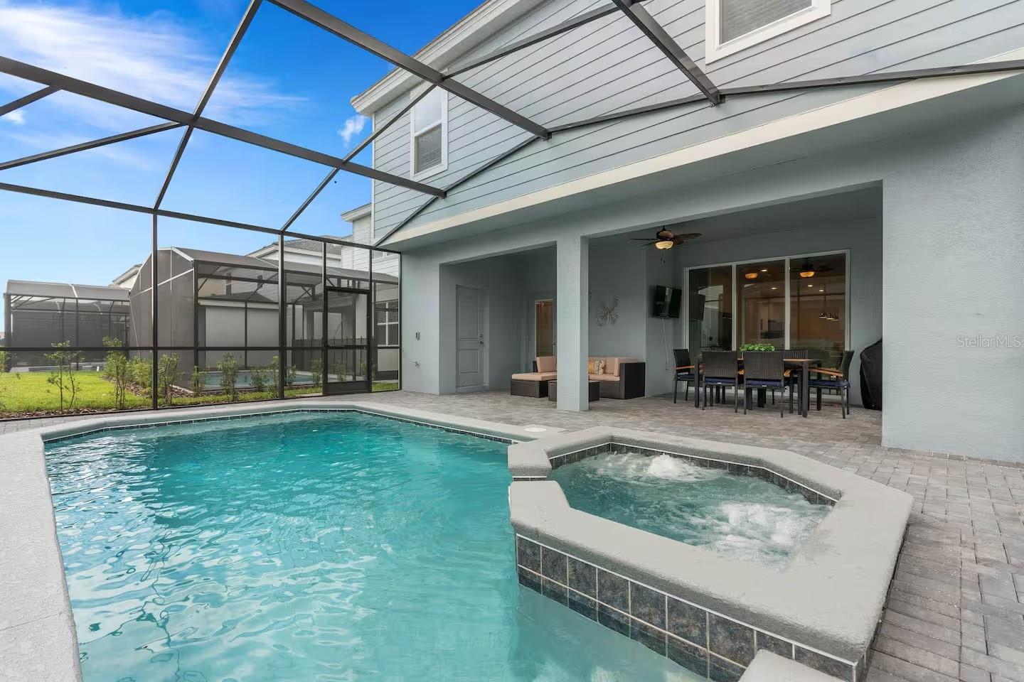 7180 OAKMOSS LOOP