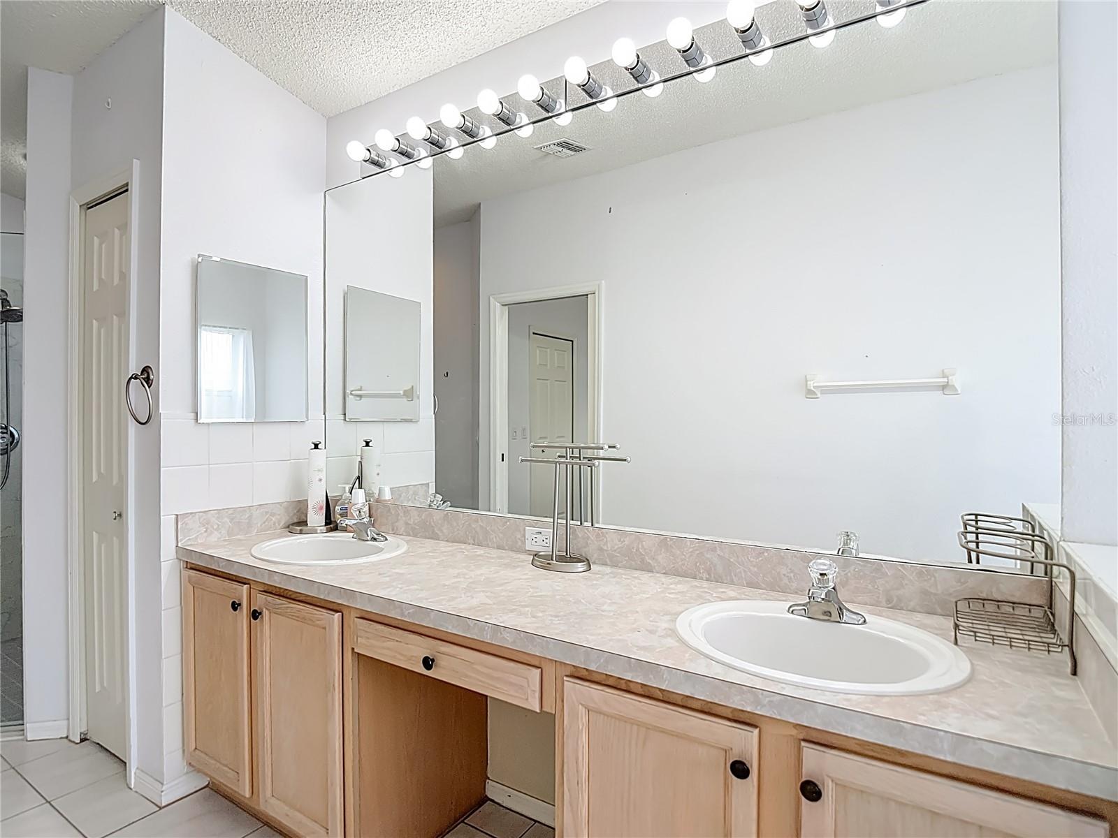 WELLINGTON AT SEVEN HILLS PH 4 - Residential