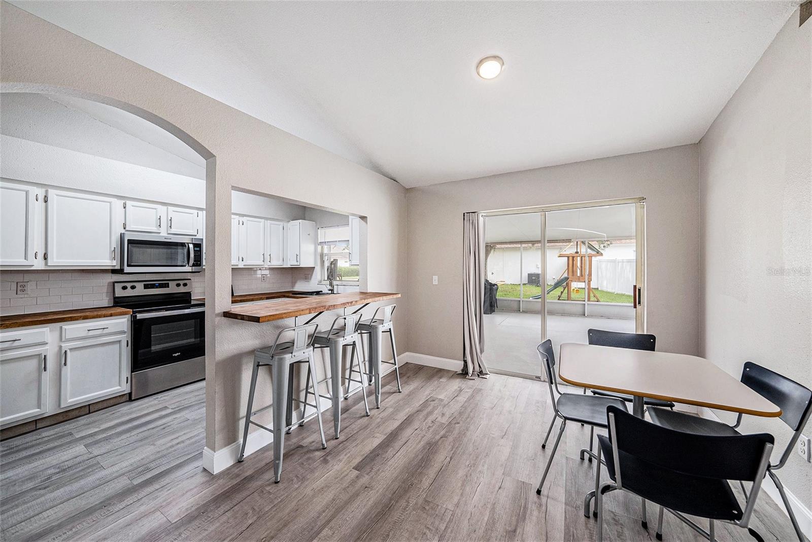 COUNTRY HILLS UNIT TWO C - Residential