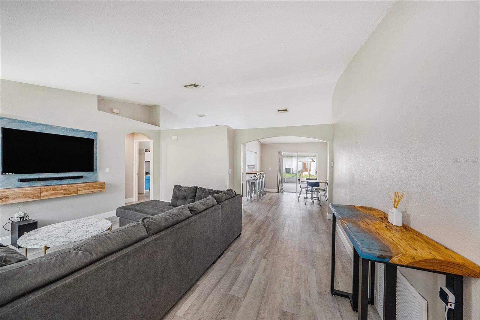 COUNTRY HILLS UNIT TWO C - Residential