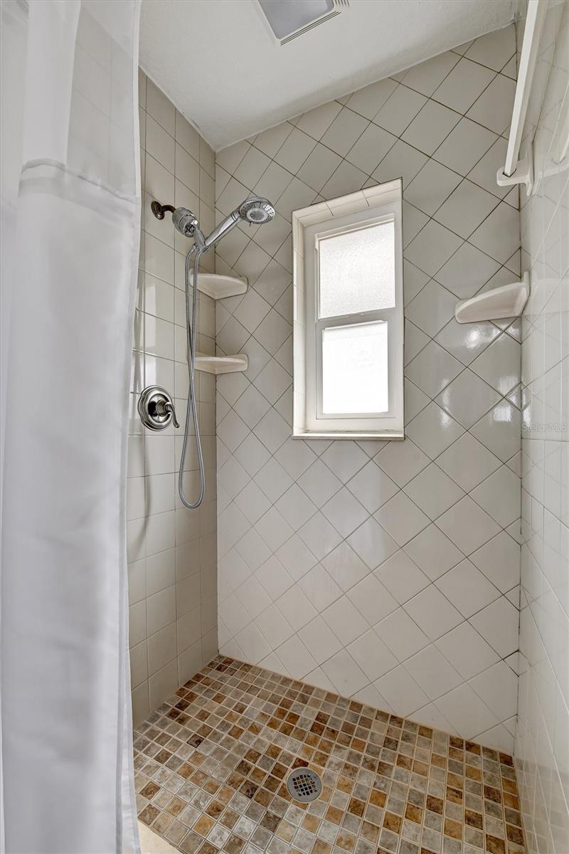 NORTH LAKE OF TARPON SPGS - PH 1 - Residential