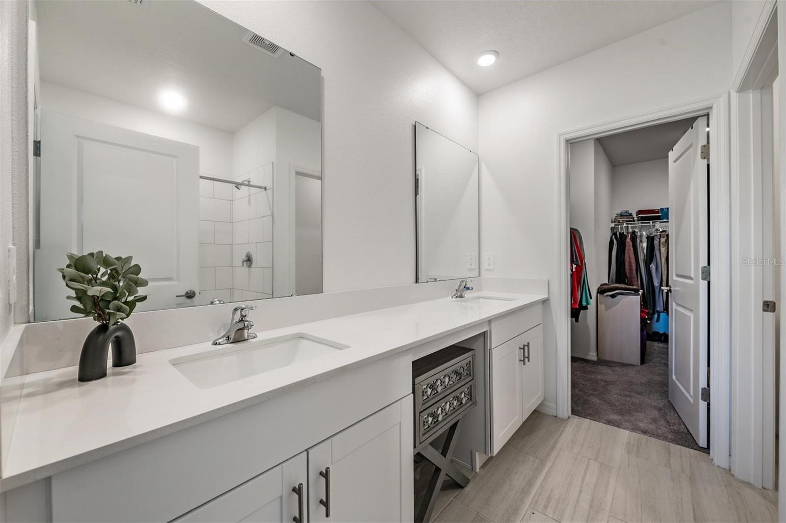 PARK EAST - Residential