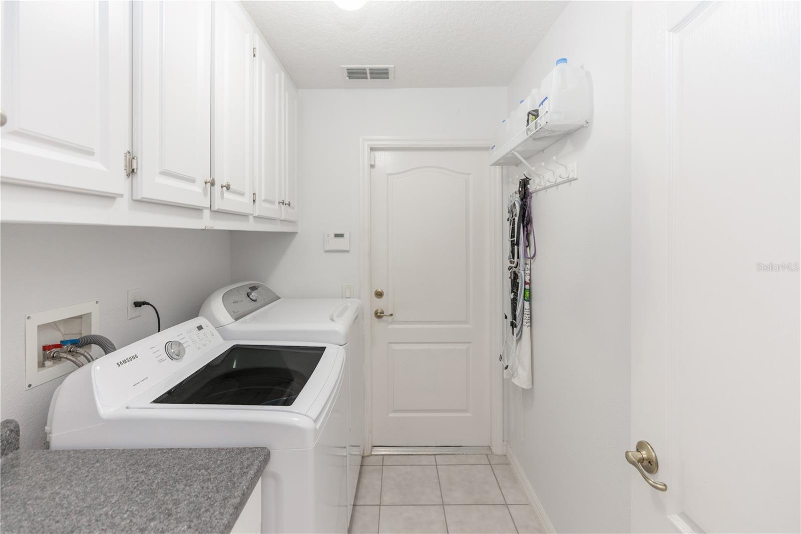 44 GABLES PH 03 - Residential