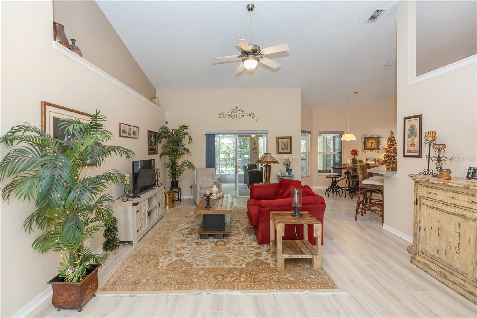 44 GABLES PH 03 - Residential