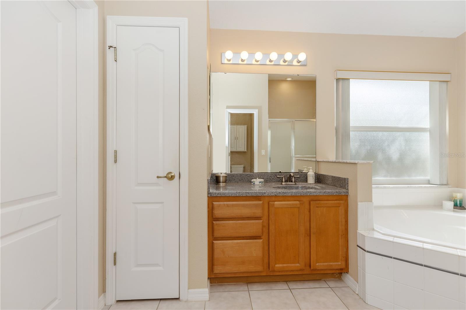 44 GABLES PH 03 - Residential