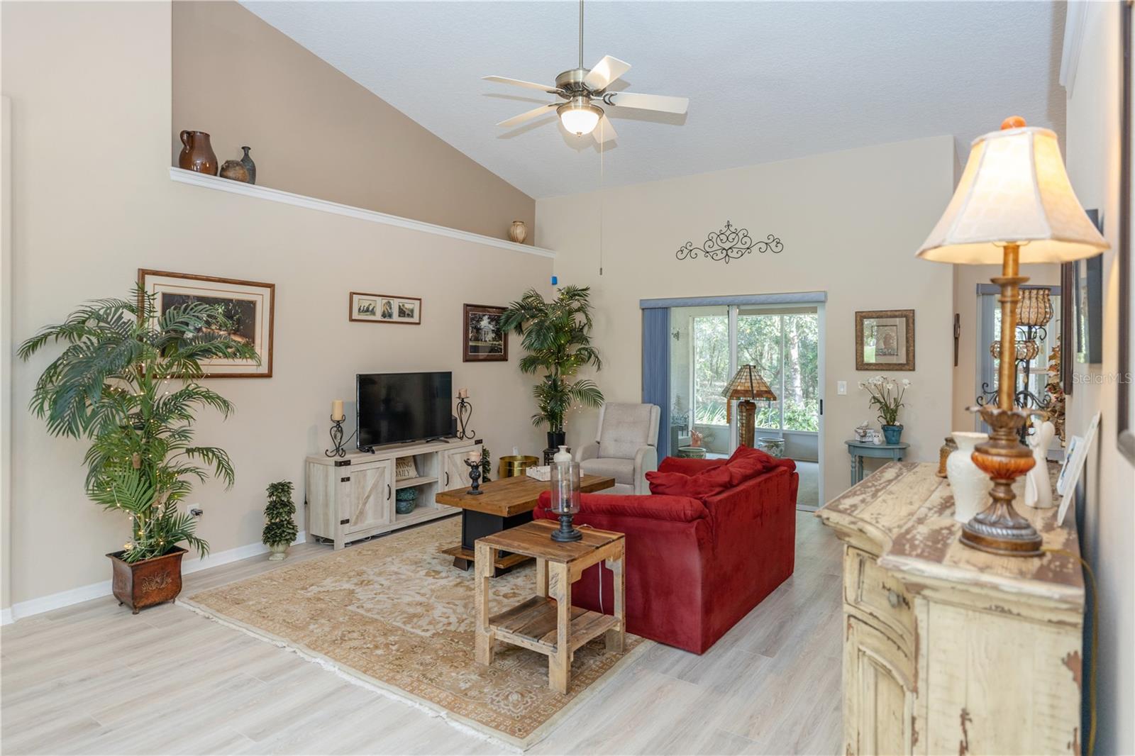 44 GABLES PH 03 - Residential