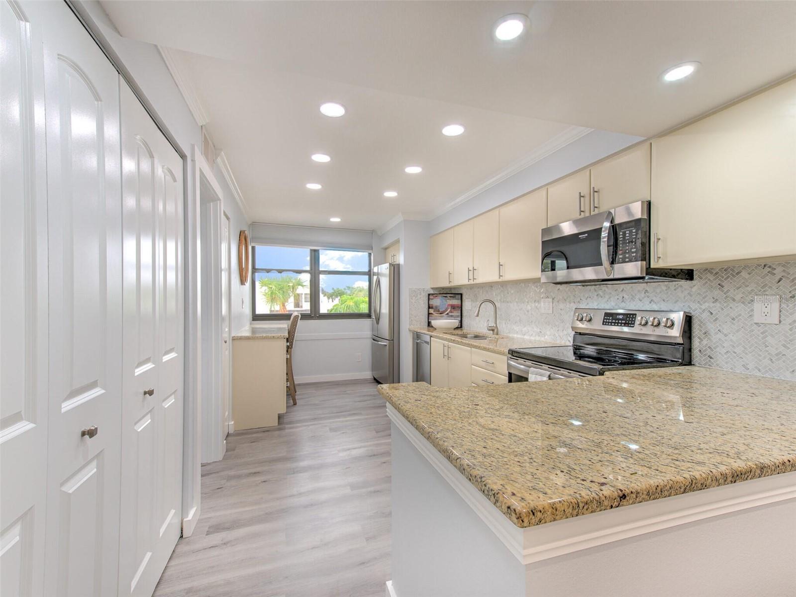 BAYPORT BCH & TEN PH C - Residential Lease