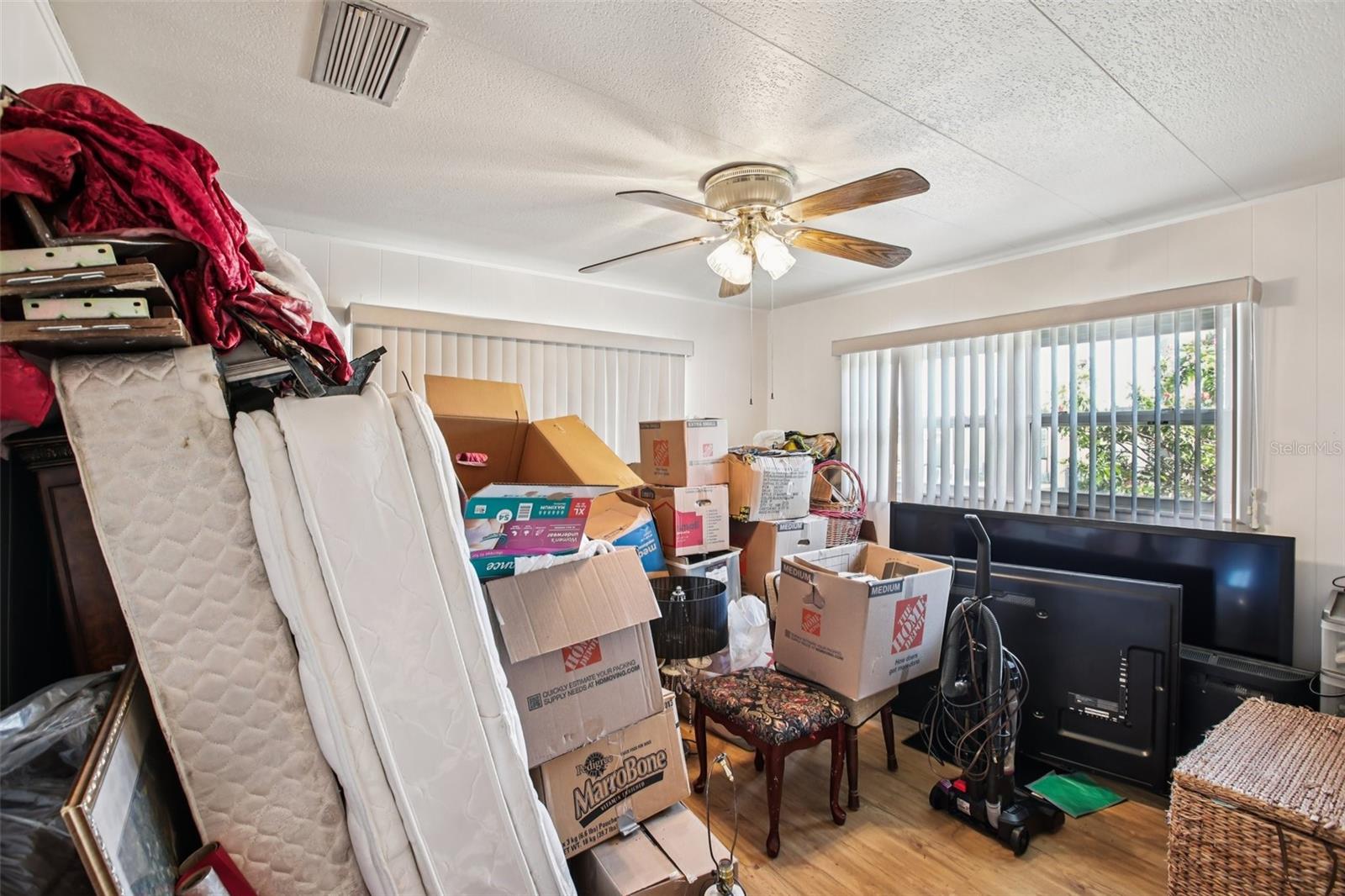 GOLDEN GATE MOBILE HOME PARK UNREC - Residential