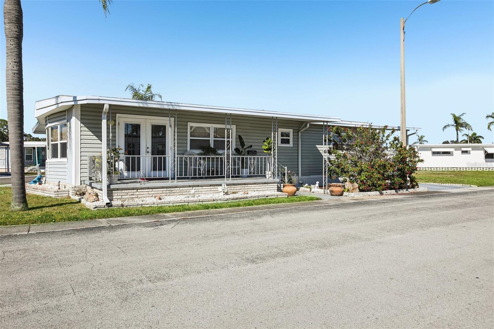 GOLDEN GATE MOBILE HOME PARK UNREC - Residential