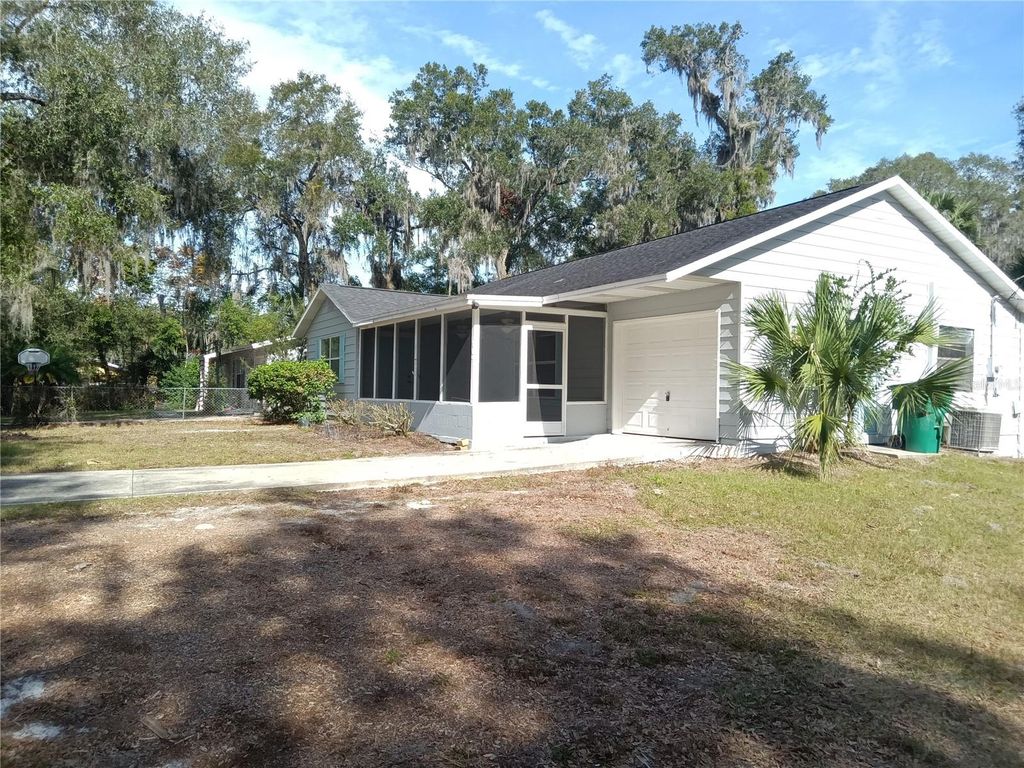 Photo of 109 S Colorado Avenue, Deland, FL 32724 (MLS # O6353367)