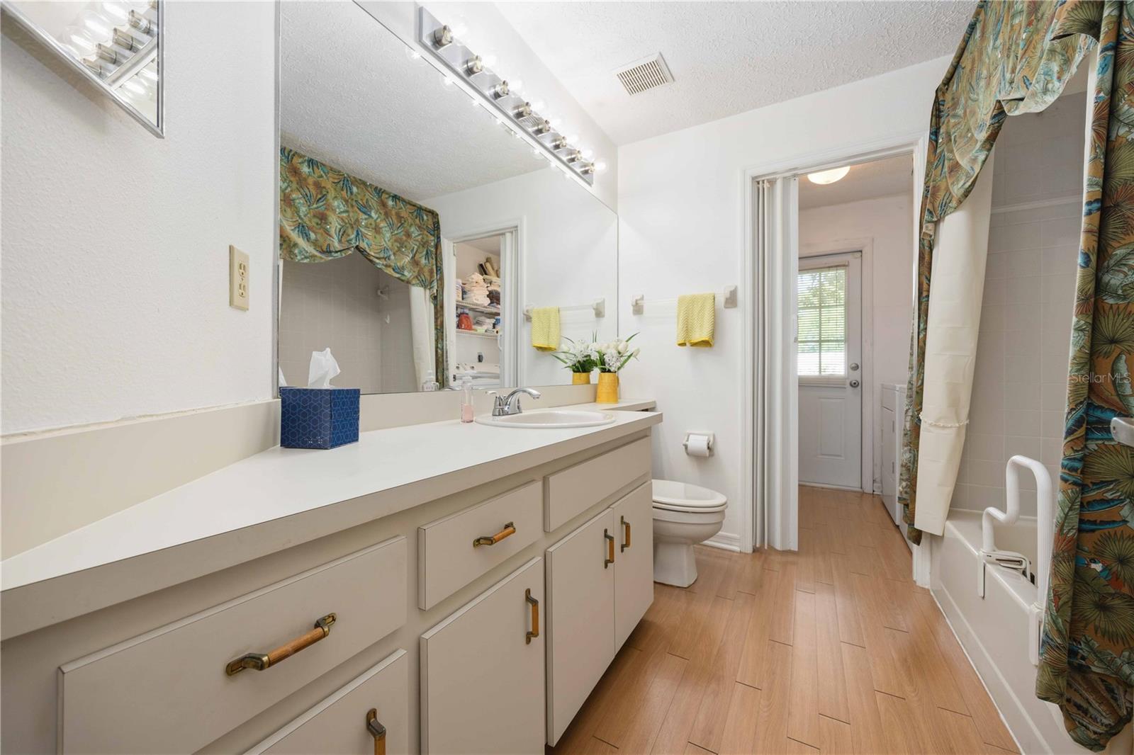 EASTERN SHORES ESTATES - Residential