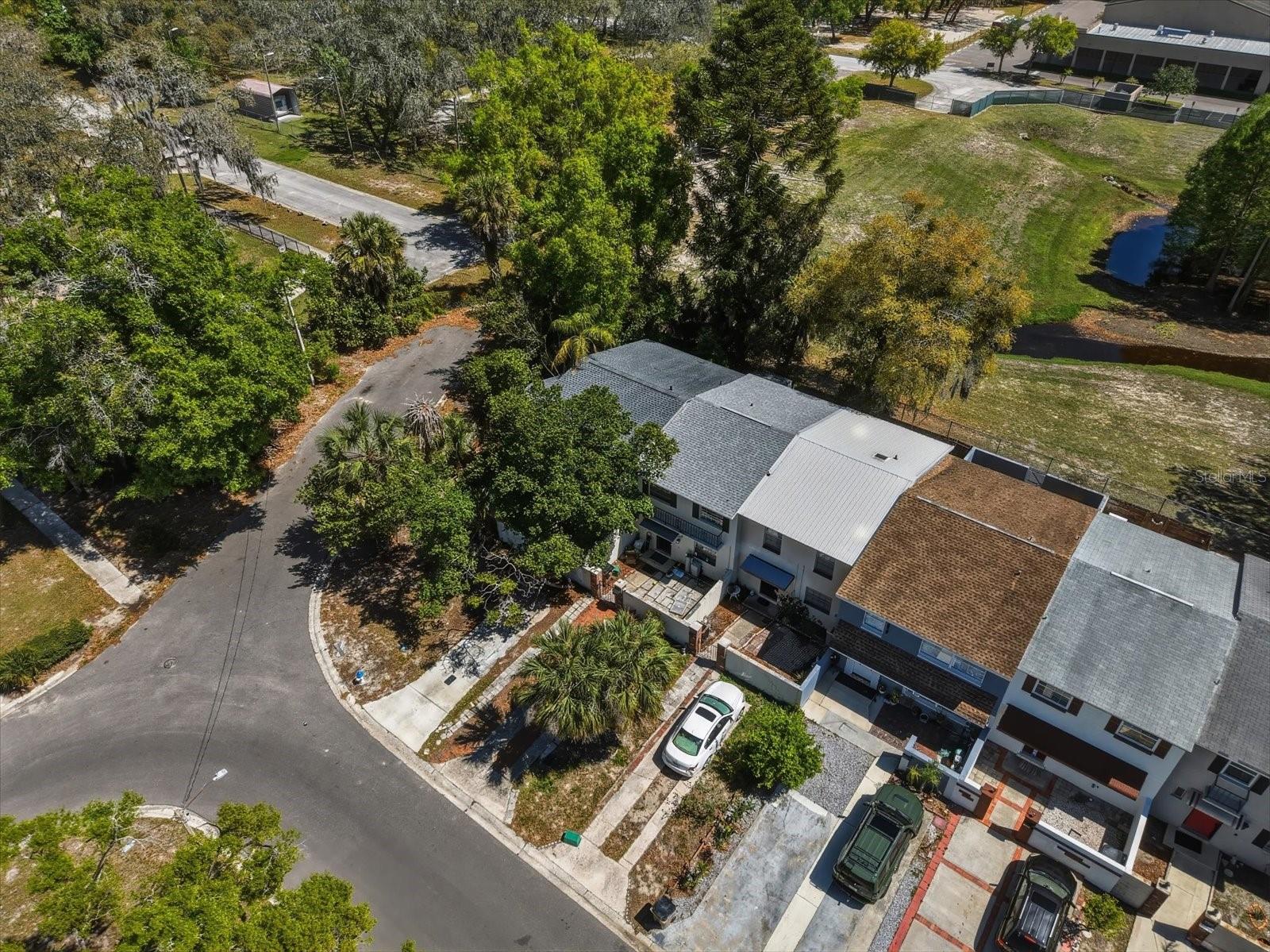 UNIVERSITY SQUARE UNIT 1 - Residential