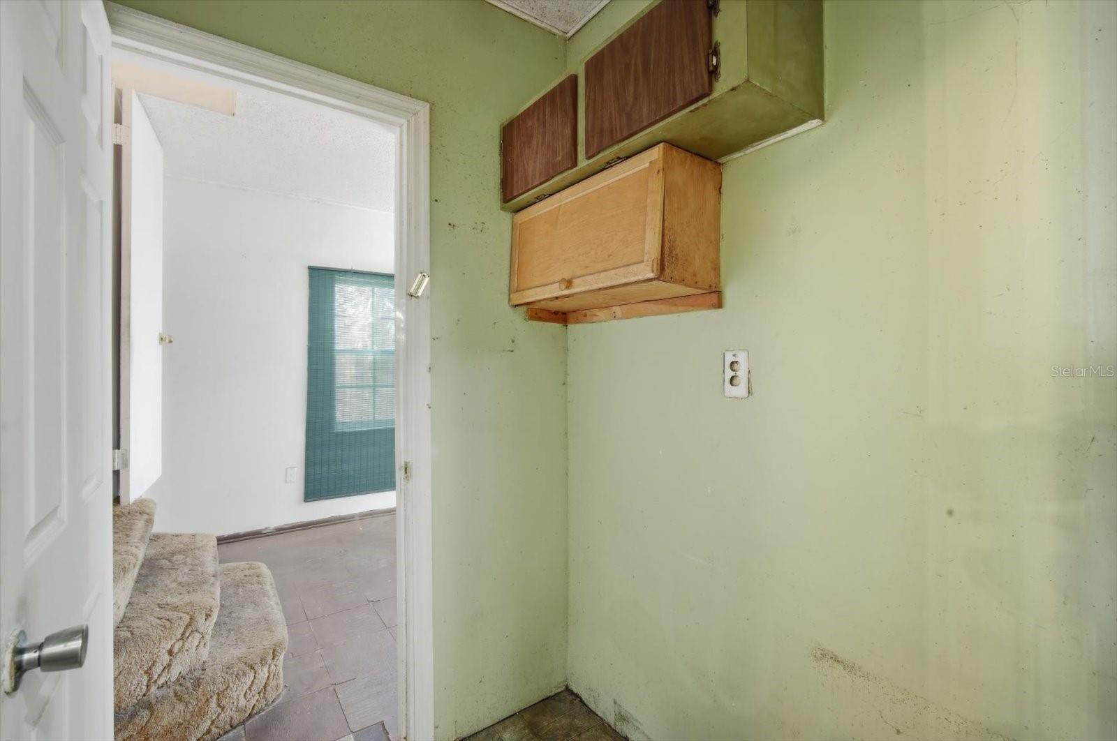 UNIVERSITY SQUARE UNIT 1 - Residential