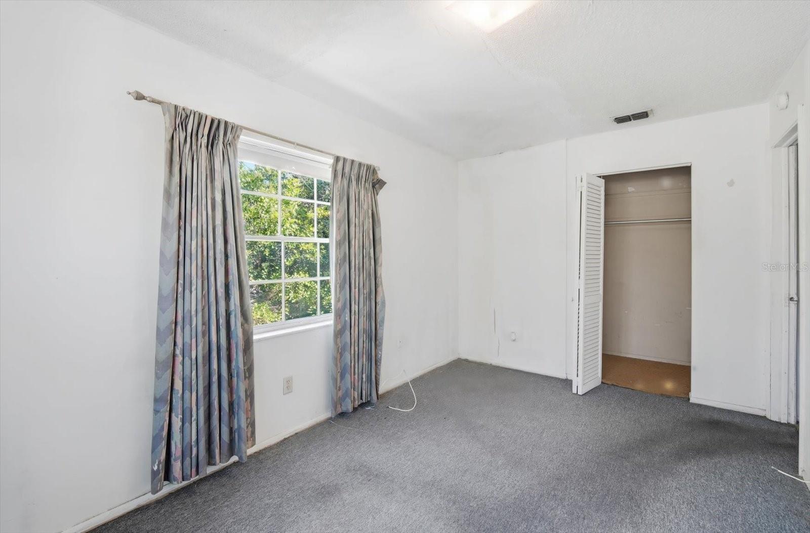 UNIVERSITY SQUARE UNIT 1 - Residential