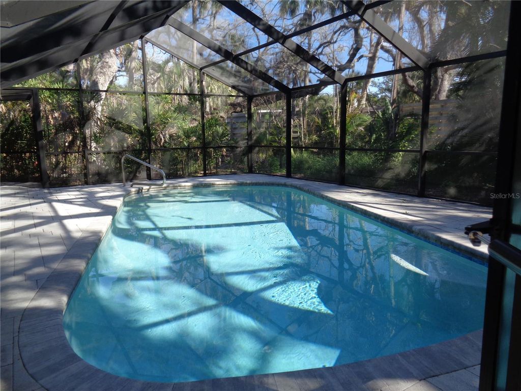Photo of 4894 Oxford Drive, Sarasota, FL 34242 (MLS # A4668505)