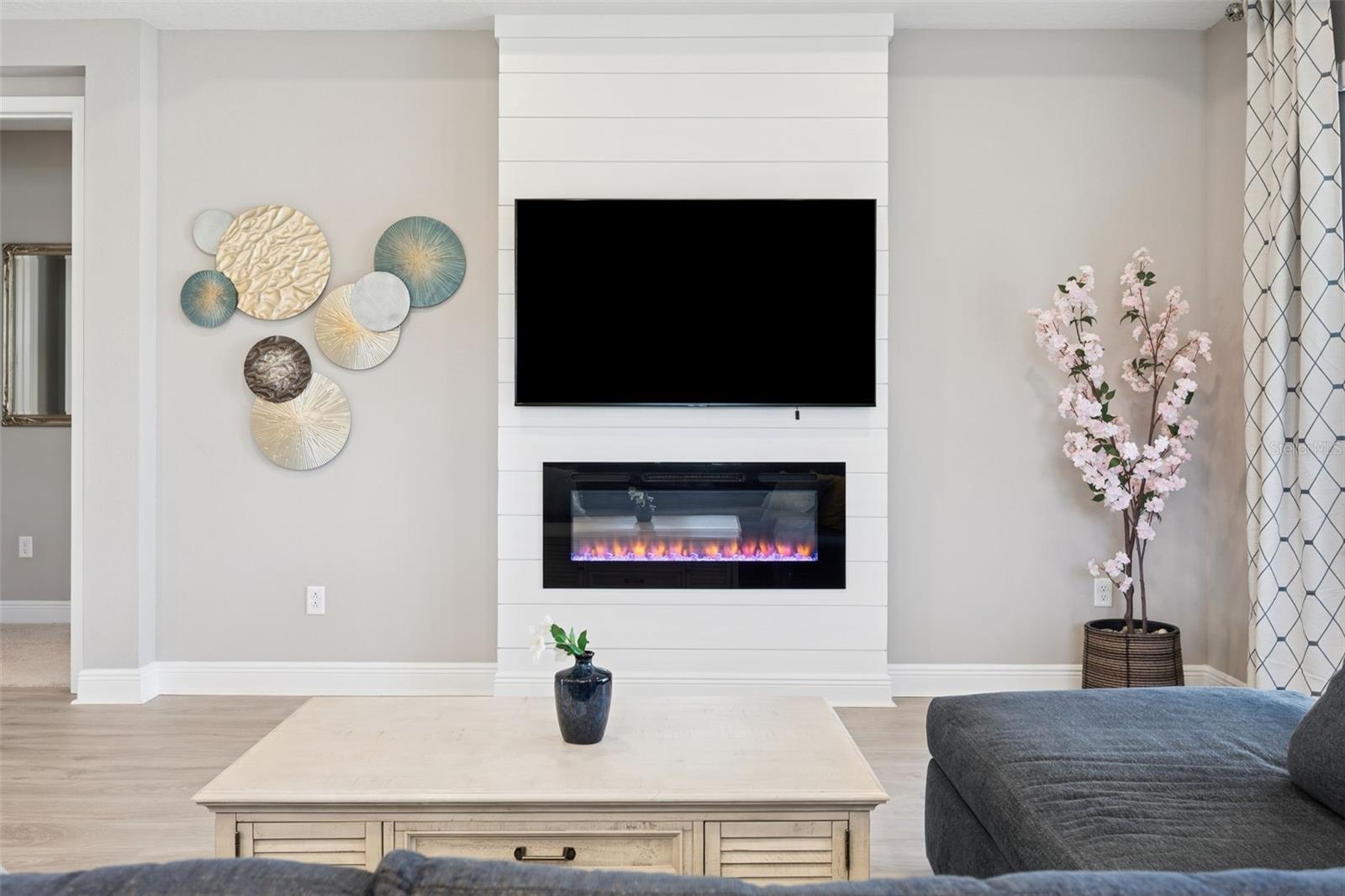 WHISPERING OAKS PRESERVE - Residential