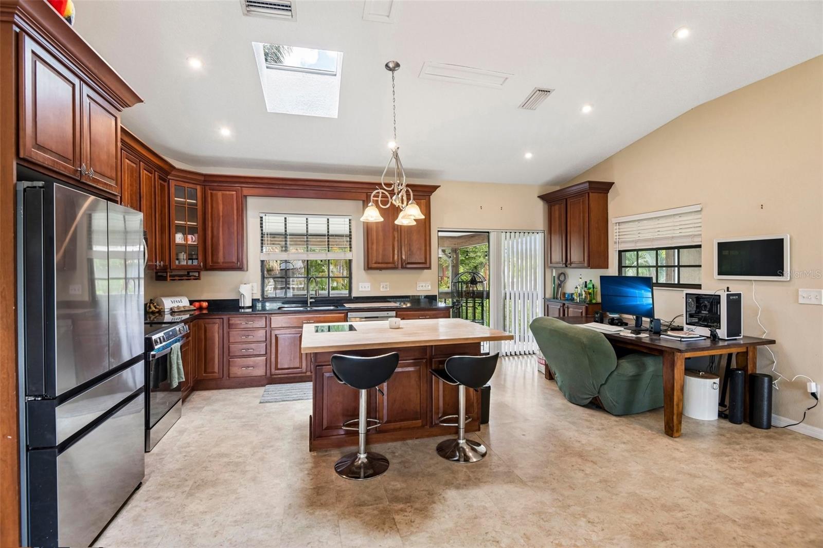 5831 114TH TERRACE N