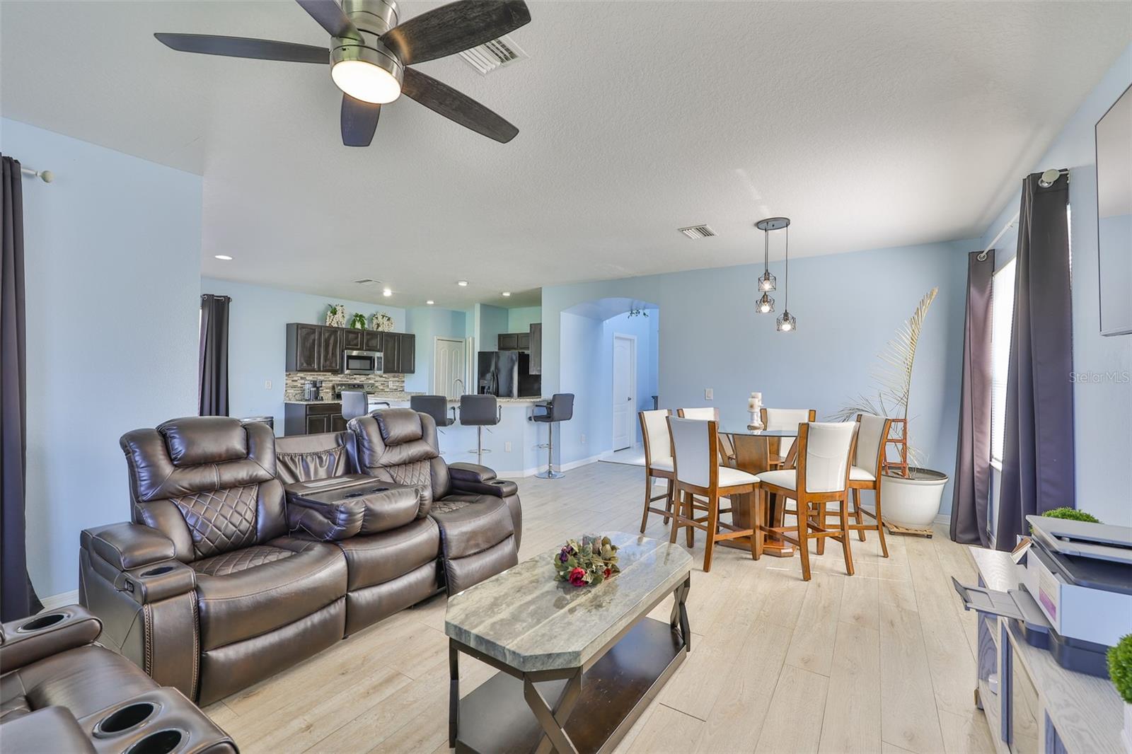 CARRIAGE POINTE PH 1 - Residential Lease