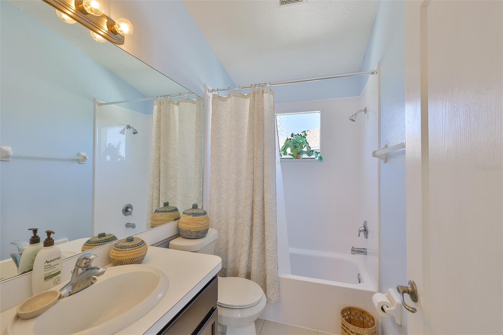 CARRIAGE POINTE PH 1 - Residential Lease