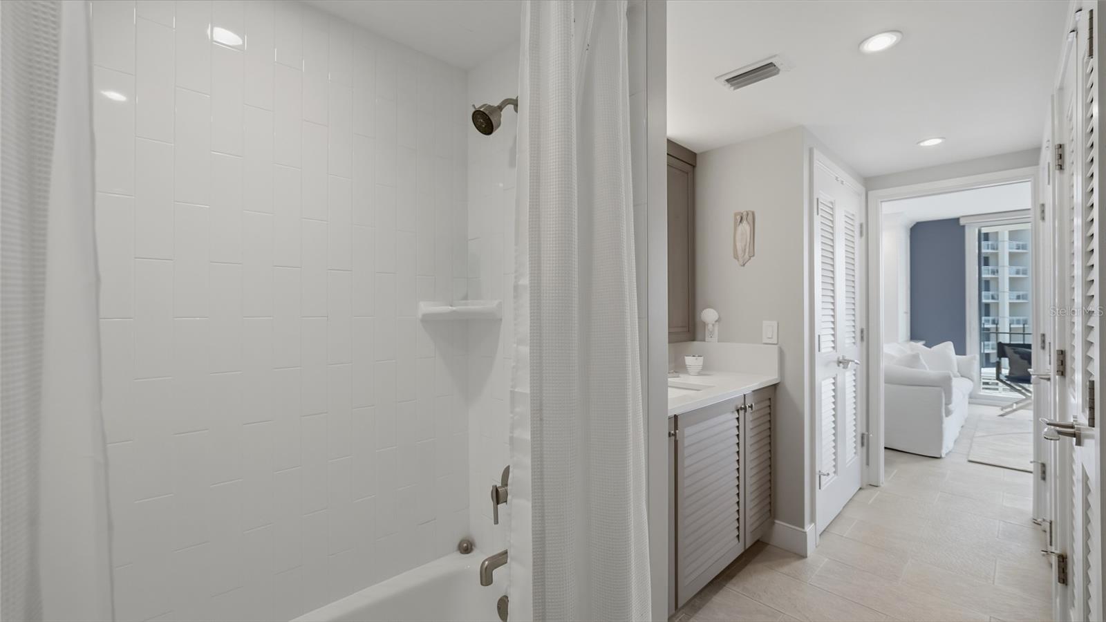 LIDO BEACH CLUB - Residential