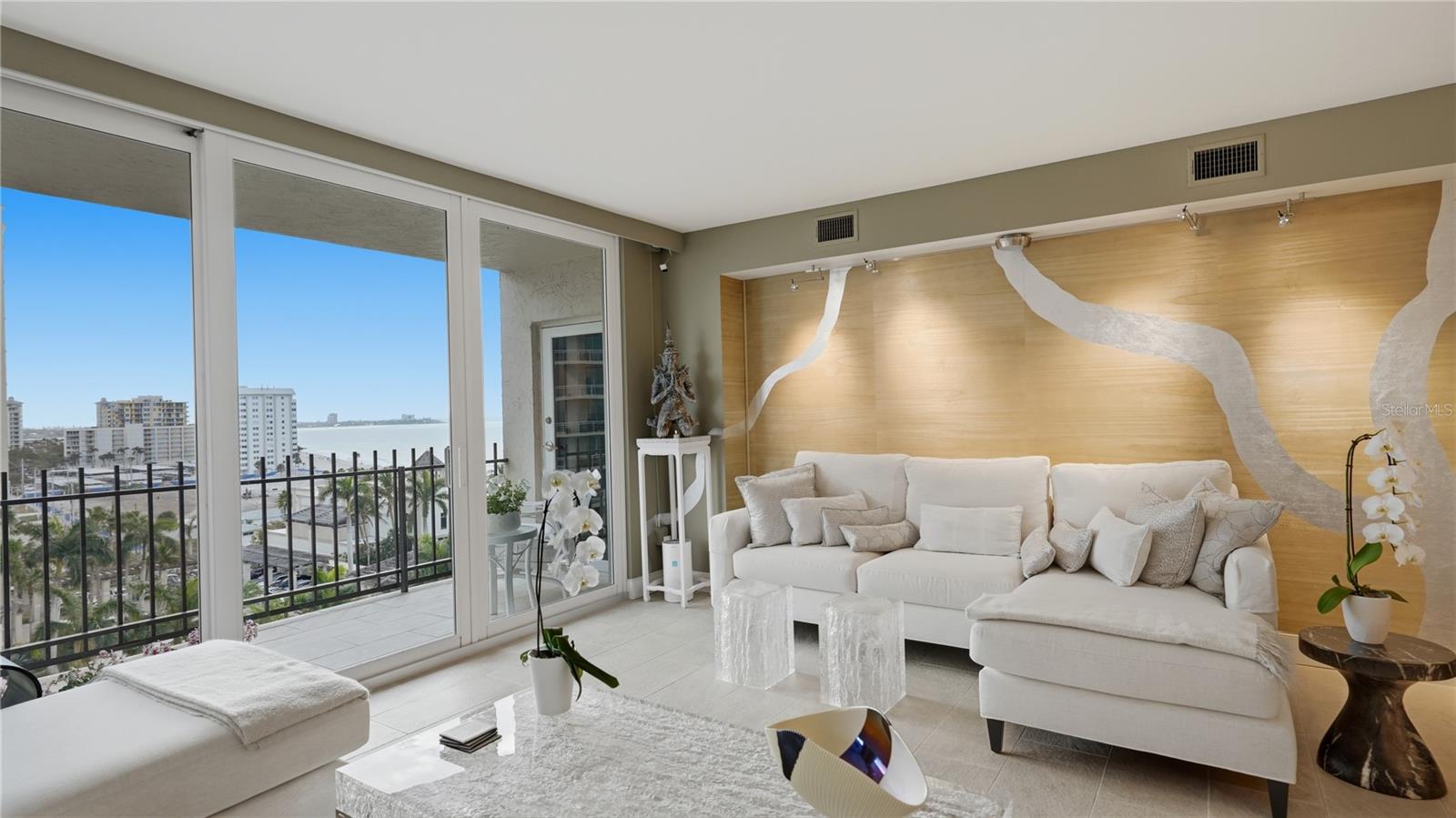 LIDO BEACH CLUB - Residential