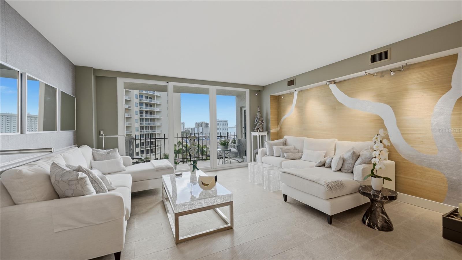 LIDO BEACH CLUB - Residential